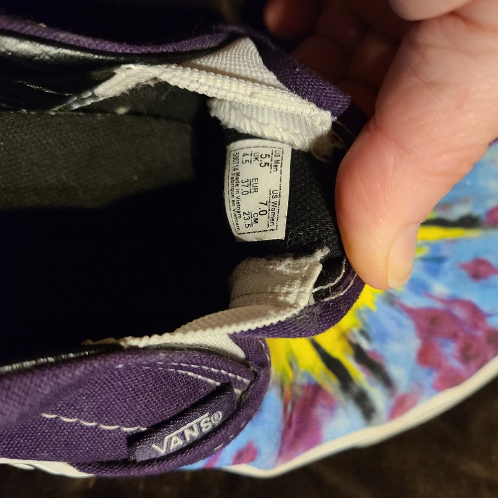 Vans - Picture 6 of 7